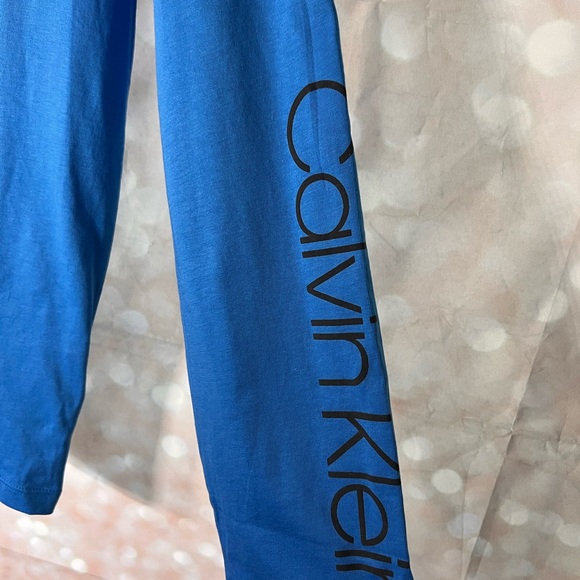 Calvin Klein French blue long sleeve crew neck cotton shirt. - Picture 2 of 6